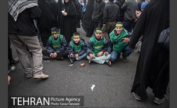 راه پیمایی مردم تهران در روز اربعین  30