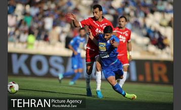 دیدار تیم‌های فوتبال استقلال و پدیده 13