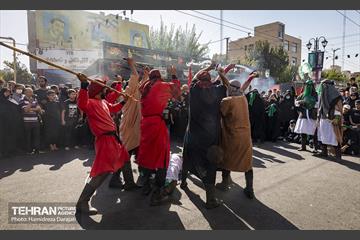 نجات اهل عالم با حسین است  33