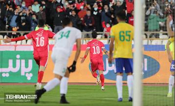 دیدار تیم های فوتبال پرسپولیس تهران و صنعت نفت آبادان 19