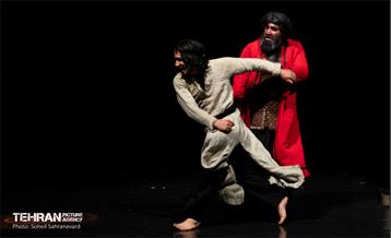 نمایش «سیب، فانوس، کشتی» 12