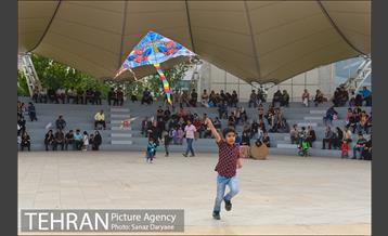 جشنواره بادبادک ها در بوستان آب و آتش 3