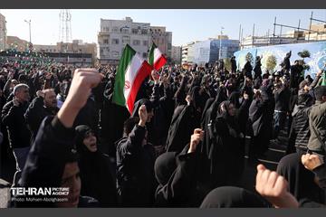 اجتماع مردم تهران در پی شهادت رهبر انقلاب - 2 73