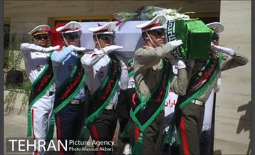 تشییع پیکر بهمن گلبارنژاد دوچرخه سوار ملی پوش ایران در پارالمپیک‎ 5