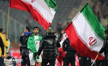 جشن و شادی بازیکنان و کادر فنی تیم ملی ایران پس از صعود به جام جهانی 2022