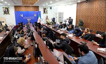 نشست خبری مدیر عامل منطقه فرهنگی و گردشگری عباس‌آباد 8