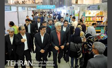 بازدید حسینی مکارم سرپرست شهرداری تهران ار نمایشگاه کتاب 14