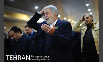 اهتزاز پرچم مسجد جمکران در برج میلاد 2