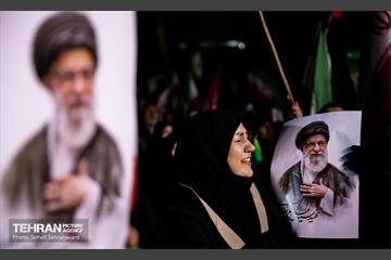 مراسم عزاداری شهادت رهبر انقلاب اسلامی در میدان ولیعصر(عج)