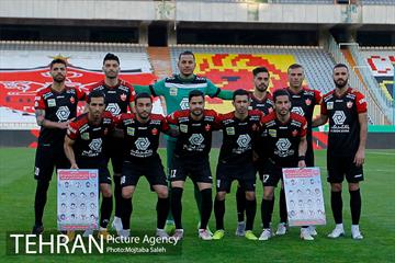 دیدار تیم های فوتبال پرسپولیس و پیکان  1