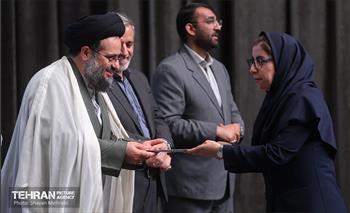 آیین تجلیل از برگزیدگان مناطق 22 گانه 26