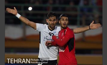 دیدار تیم های فوتبال صبا قم و پرسپولیس تهران