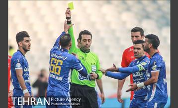 دیدار تیم‌های فوتبال پرسپولیس - استقلال خوزستان 18