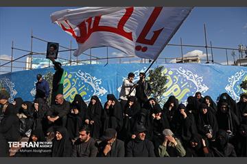اجتماع مردم تهران در پی شهادت رهبر انقلاب - 2 59