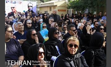 بدرقه عباس کیارستمی به خانه ابدی‎ 12