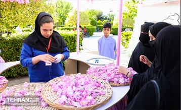 جشنواره گل و گلاب در برج میلاد 14