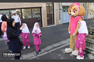 جشن شکوفه‌ها در منطقه ۱1 12