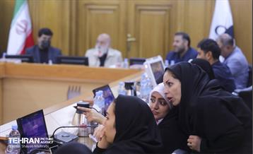 نشست صمیمانه رئیس شورای اسلامی شهر تهران با اصحاب رسانه 17