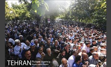 مراسم تشییع پیکر عزت الله انتظامی 21