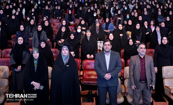 بزرگداشت مقام زن و مادر در برج میلاد 37