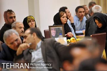 تجلیل از خانواده شهدای آتش‌نشان حادثه پلاسکو با حضور شهردار تهران 24