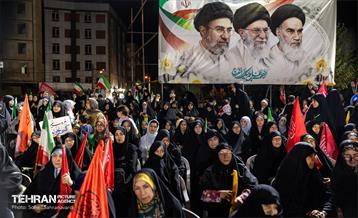 حضور شهردار تهران در تجمع شبانه میدان سما