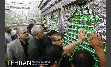 حضور شهردار در بین عزاداران امام حسین(ع)در حرم حضرت عبدالعظیم حسنی 6