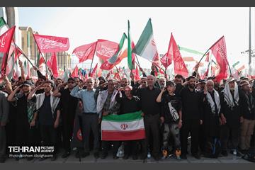 اقامه نماز بر پیکر آقای شهید ایران - 1 58