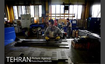 بازدید معاون اول رئیس جمهور به همراه شهردار تهران از کارخانه واگن‌سازی تهران 6