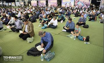 مراسم دعای روز عرفه در مصلی امام خمینی (ره) 43