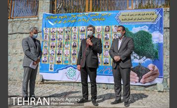 مراسم درختکاری به مناسبت یادبود همکاران جانباخته کرونا در شهرداری تهران 30