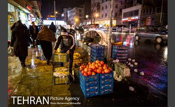 تهران یک شب مانده به یلدا 17
