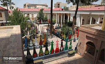 آماده سازی ۴۰۰ تیغه علامت منقش به القاب اباعبدالله الحسین(ع) 16