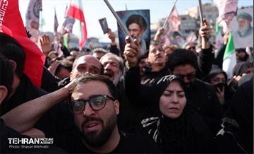 اجتماع مردم تهران در پی شهادت رهبر انقلاب - 1 49