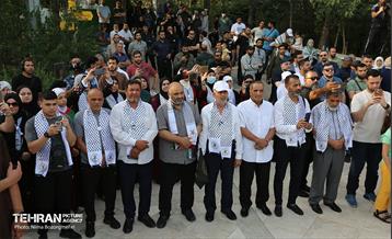 اهتزاز بزرگترین پرچم فلسطین جهان در تهران 33