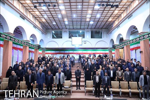 نشست هم اندیشی شهردار تهران با شهرداران نواحی تهران 32