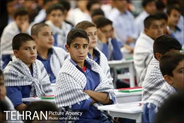 نواختن زنگ دانش آموز شهید در روز اول مهر 8
