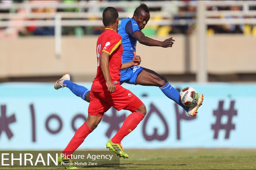 دیدار تیم‌های فولاد خوزستان و استقلال تهران 12