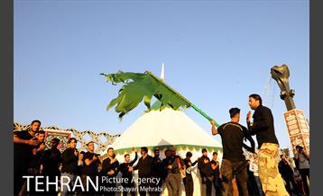 اجرای تعزیه در میدان امام حسین(ع)