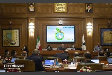 گرامیداشت هفته سلامت در صحن علنی شورای شهر و تقدیر از خانواده شهدای سلامت 18