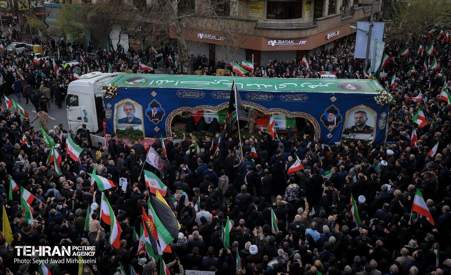 مراسم تشییع «علی لاریجانی»، «غلامرضا سلیمانی» و قهرمانان «ناو دنا» 28