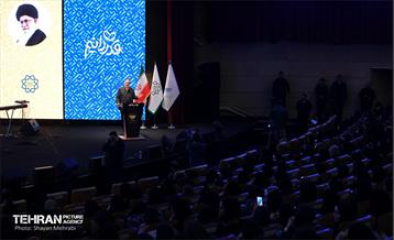 بزرگداشت مقام زن و مادر در برج میلاد 16