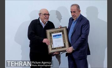 تولد ماه، فخرالدین فخرالدینی 15