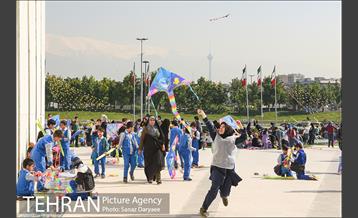 همایش زنگ تحرک و جشنواره بادبادک ها در میدان آزادی 34