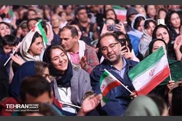 رویداد «شب ایران» در میدان انقلاب اسلامی 6