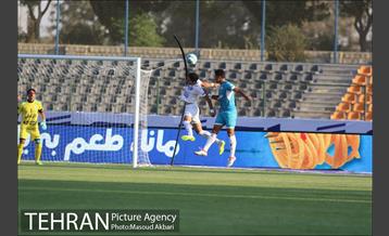 دیدار پیکان و استقلال در لیگ برتر فوتبال 24