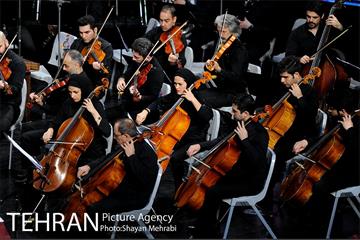 شب موسیقی انقلاب در منطقه گردشگری عباس آباد 27