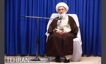 دیدار شهردار تهارن با آیت الله العظمی نوری همدانی  5