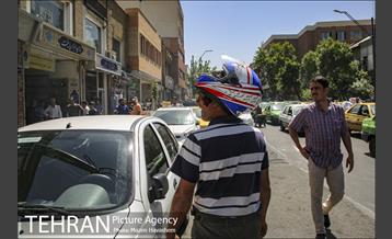 عملیات اطفا حریق در میدان حسن آباد 7