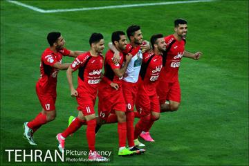 دیدار تیم های فوتبال پرسپولیس و پدیده